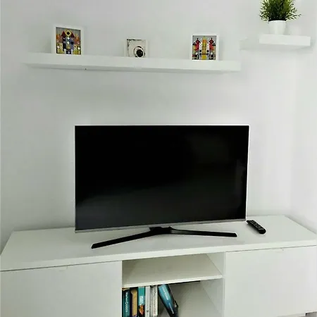 Renovado,vistas Piscina, Aire Acondicionado,wifi