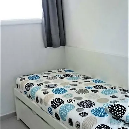 Renovado,vistas Piscina, Aire Acondicionado,wifi