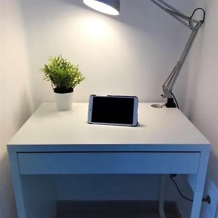 Renovado,vistas Piscina, Aire Acondicionado,wifi Apartamento *