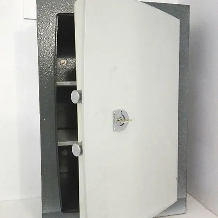 Renovado,vistas Piscina, Aire Acondicionado,wifi Apartamento *